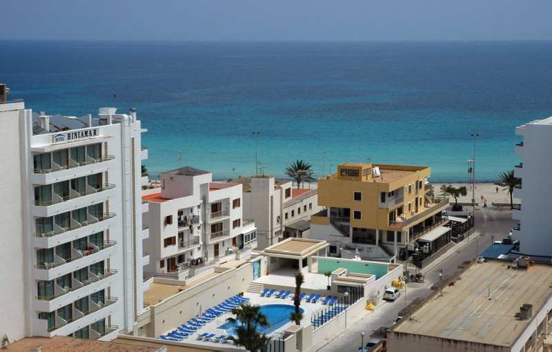 קאלה מילור Hotel Biniamar מראה חיצוני תמונה