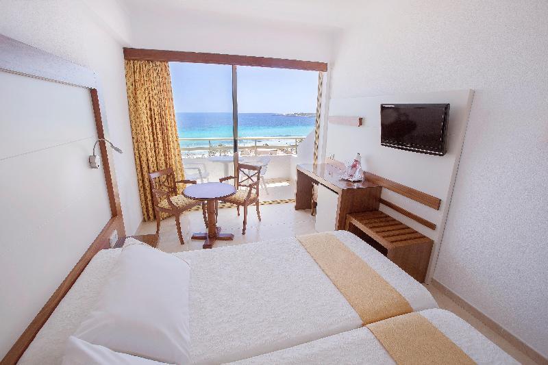 קאלה מילור Hotel Biniamar מראה חיצוני תמונה